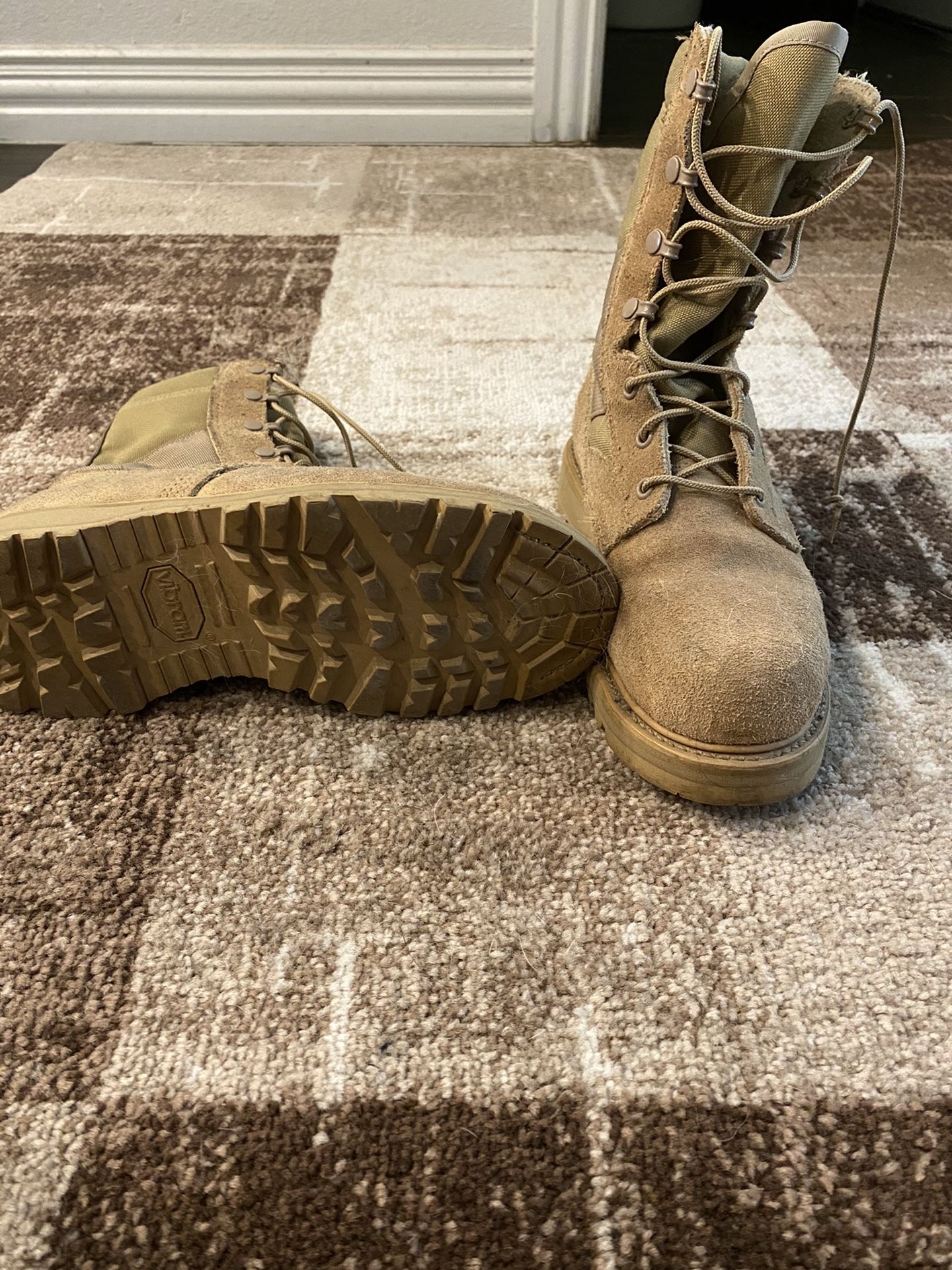 Size 9 winter military boots