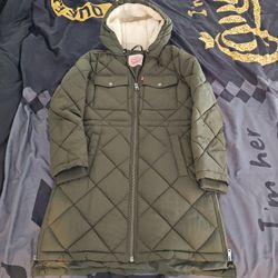 Levi's Women's Quilted Park A Jacket With Sherpa Hood, Size Small