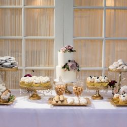 5-piece Gold Cake Stands with 3 Cupcake Serving Trays