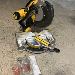Dewalt Double Bevel 12in Miter Saw 