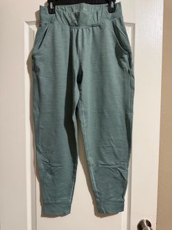 Under Armour women’s medium green Jogger Pants