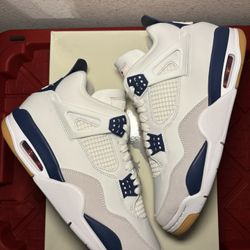 Brand new Og all Jordan 4 retro SB size 9.5m Navy 
