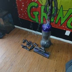Dyson Vacumm 