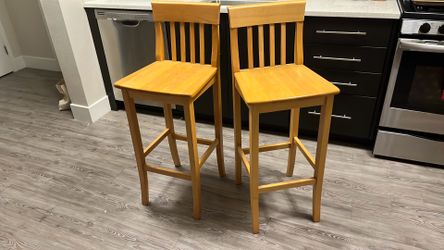 High Chairs (Like new)