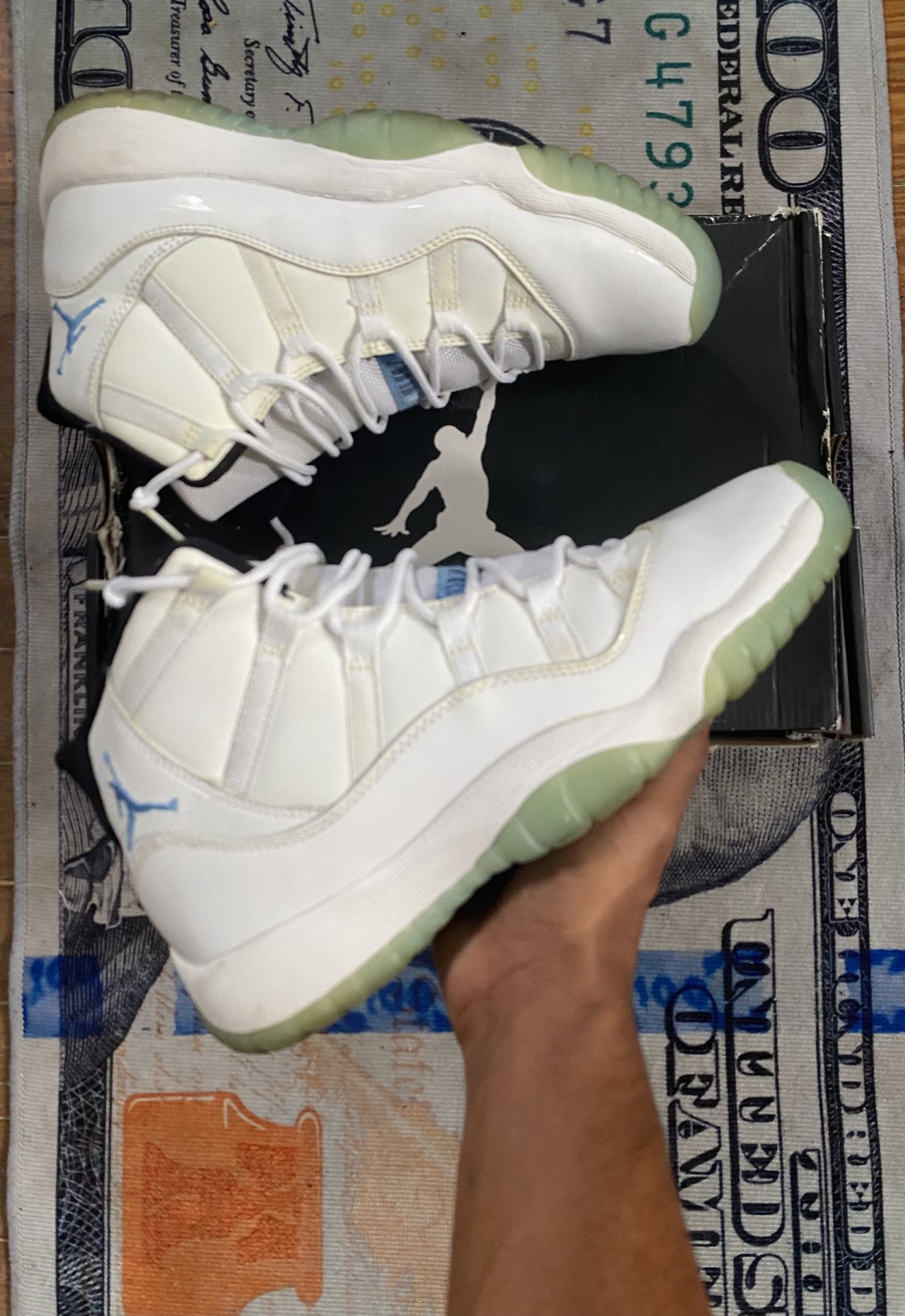 Jordan 11 Legend blue
