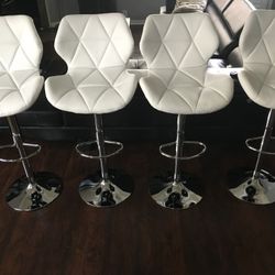 Brand New Set Of 4 White Bar Stools (prestige) / White Pub Stools / Adjustable Height And Swivel / Price Is Firm / Pick Up Only / chairs / sillas 