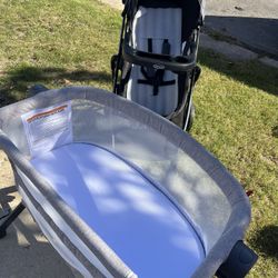 Bassinet And Stroller 