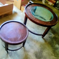 2 GOOD USED ROUND COFFEE TABLES $20