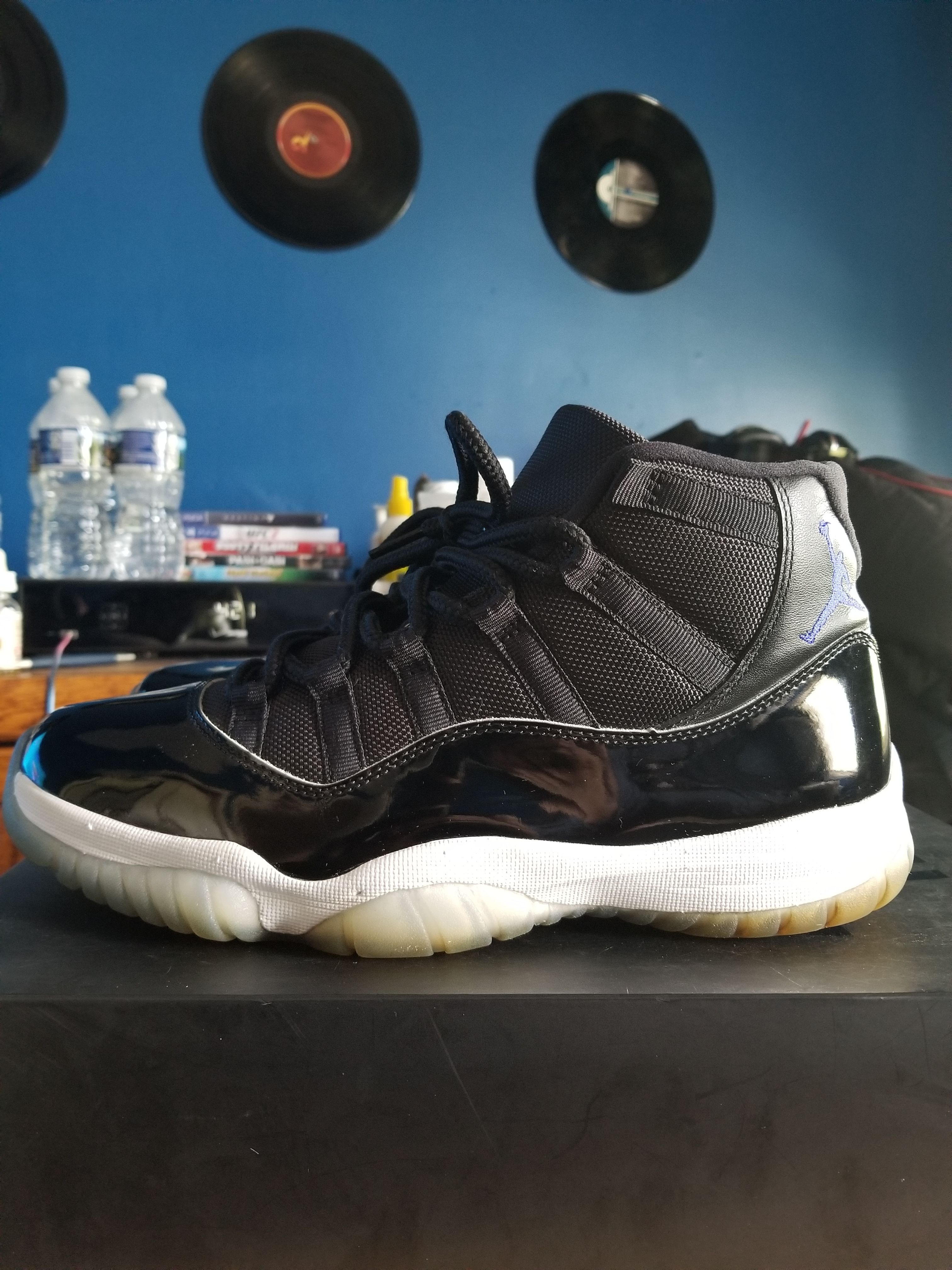 Air Jordan Space Jam 11 size 9.5