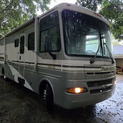 Fleetwood Pace Arrow RV 2003