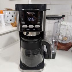 Ninja DualBrew Hot & Iced Coffee Maker -CFP101: 12-Cup, Custom Brew Strength, Removable Reservoir, Glass Carafe