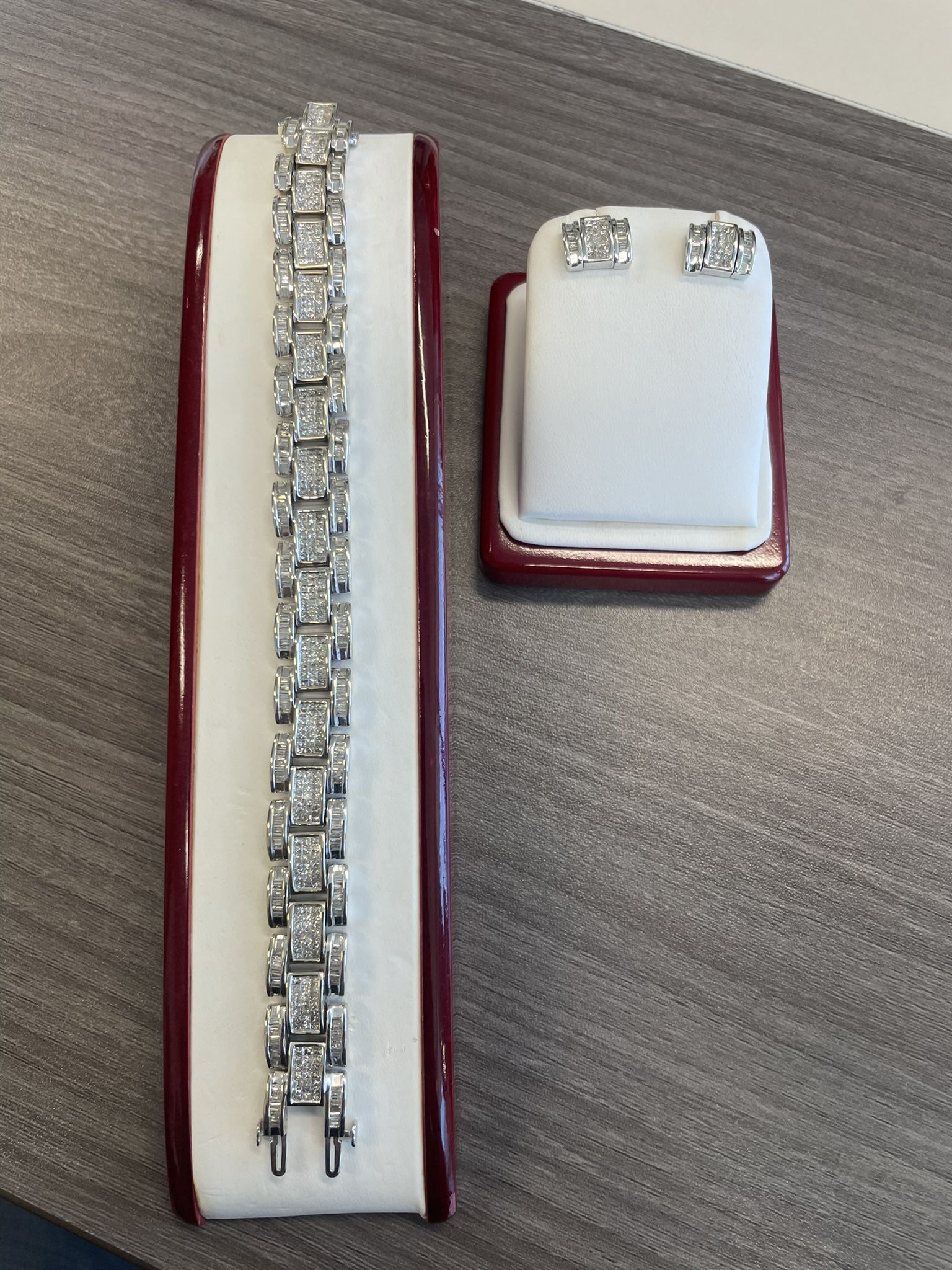 14 Karat White Gold And Natural Diamond Bracelet And Earrings