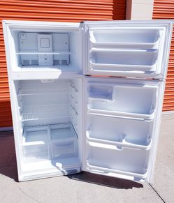 Top Freezer Apartment Refrigerator Frigidaire 18 CuFt Free Delivery Super Clean Works Perfectly
