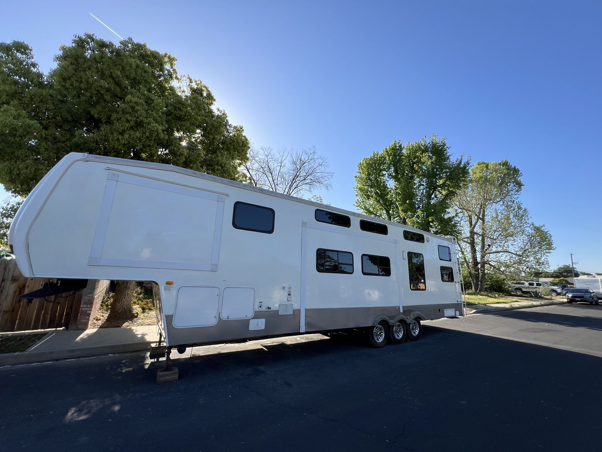 2009 Keystone Raptor 3812TS