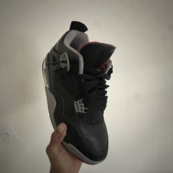 Jordan 4 