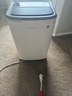 Frigidaire - Portable Room Air Conditioner - White