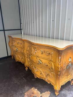 Vintage Italian rococo style dresser with mirror