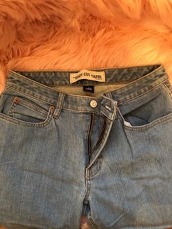 GAP BOOTCUT CAPRI,size 8,just in time for SPRING!!