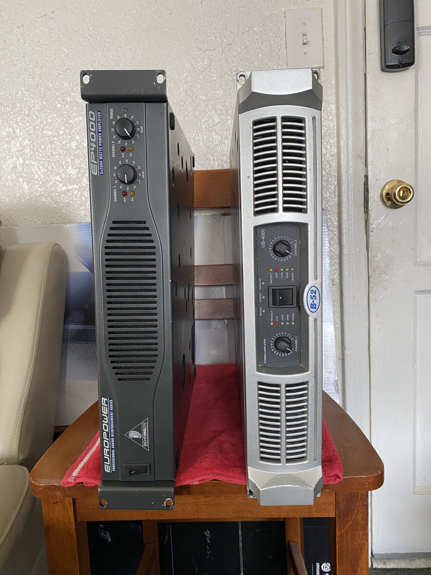 B-52 AMPLIFIER+BEHRINGER AMPLIFIER