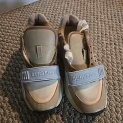 Women's Shoes ,size 7