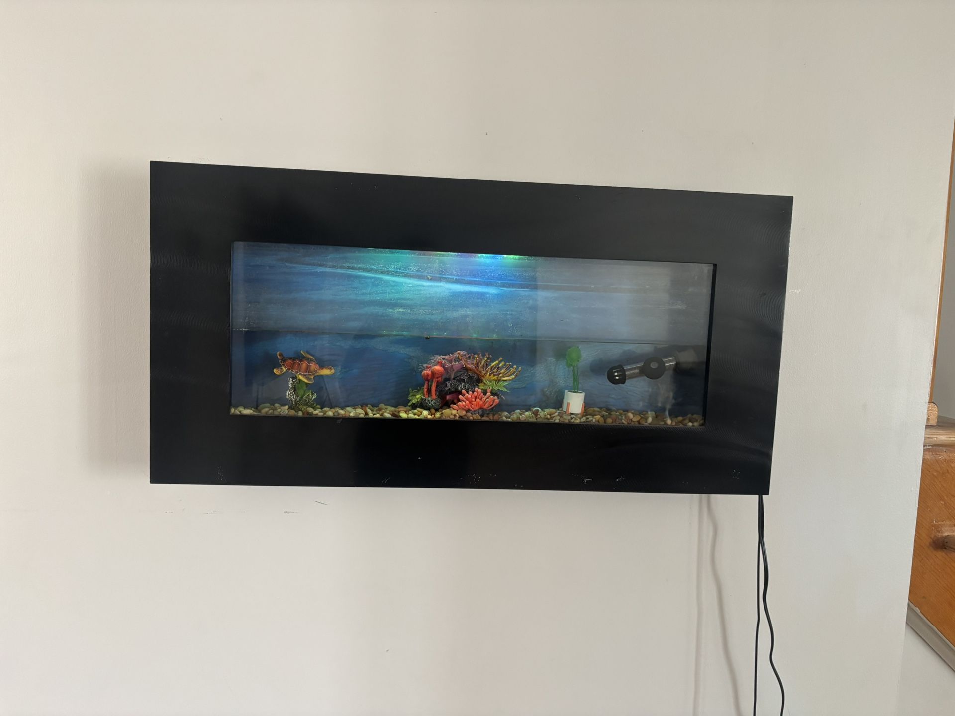 Wall Mounted Fish Tank 