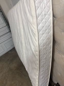 QUEEN SIZE MATTRESS