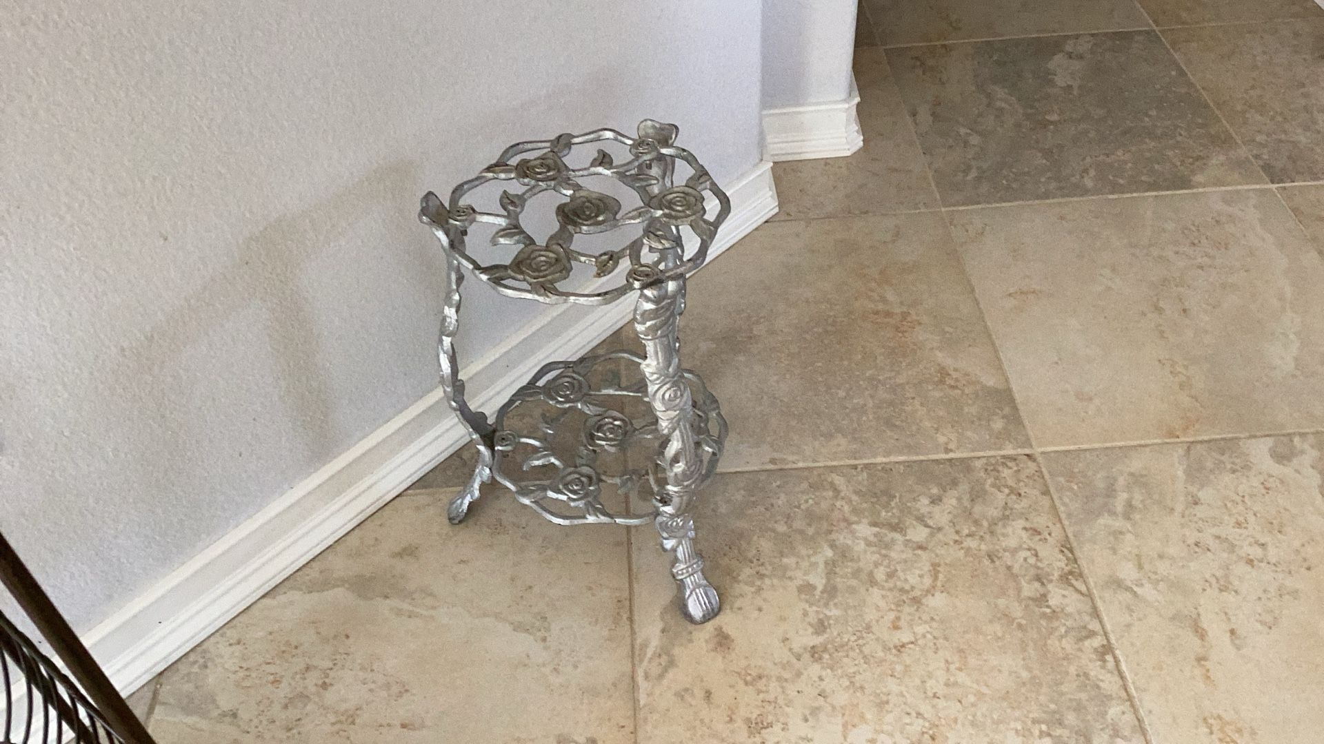 Rose Design Plant Stand Sturdy