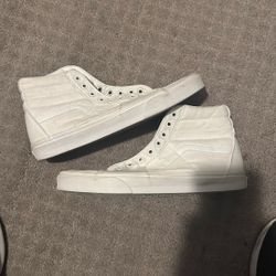 Men’s Shoes White High top Vans 