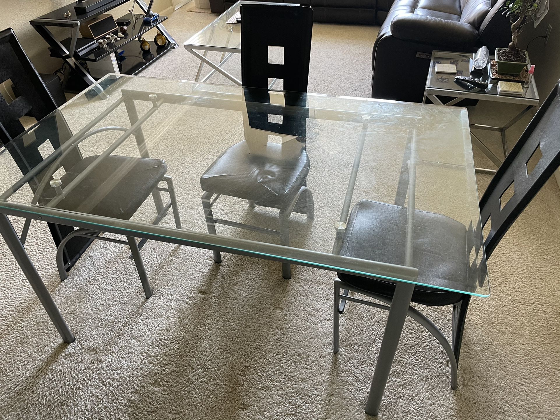 Dining Table 5 set (4 Chairs & 1 Table)