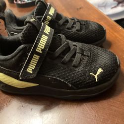 Puma Shoes Size 