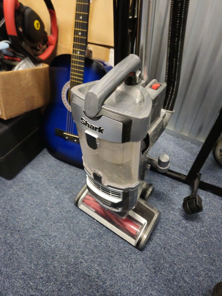 Shark Navigator Lift-Away ADV with Self-Cleaning Brushroll