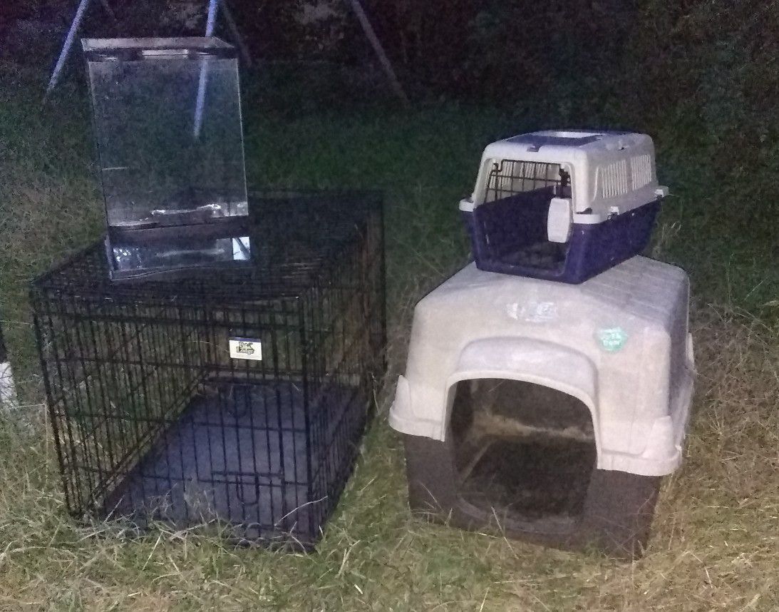 Pet Cages/Carriers