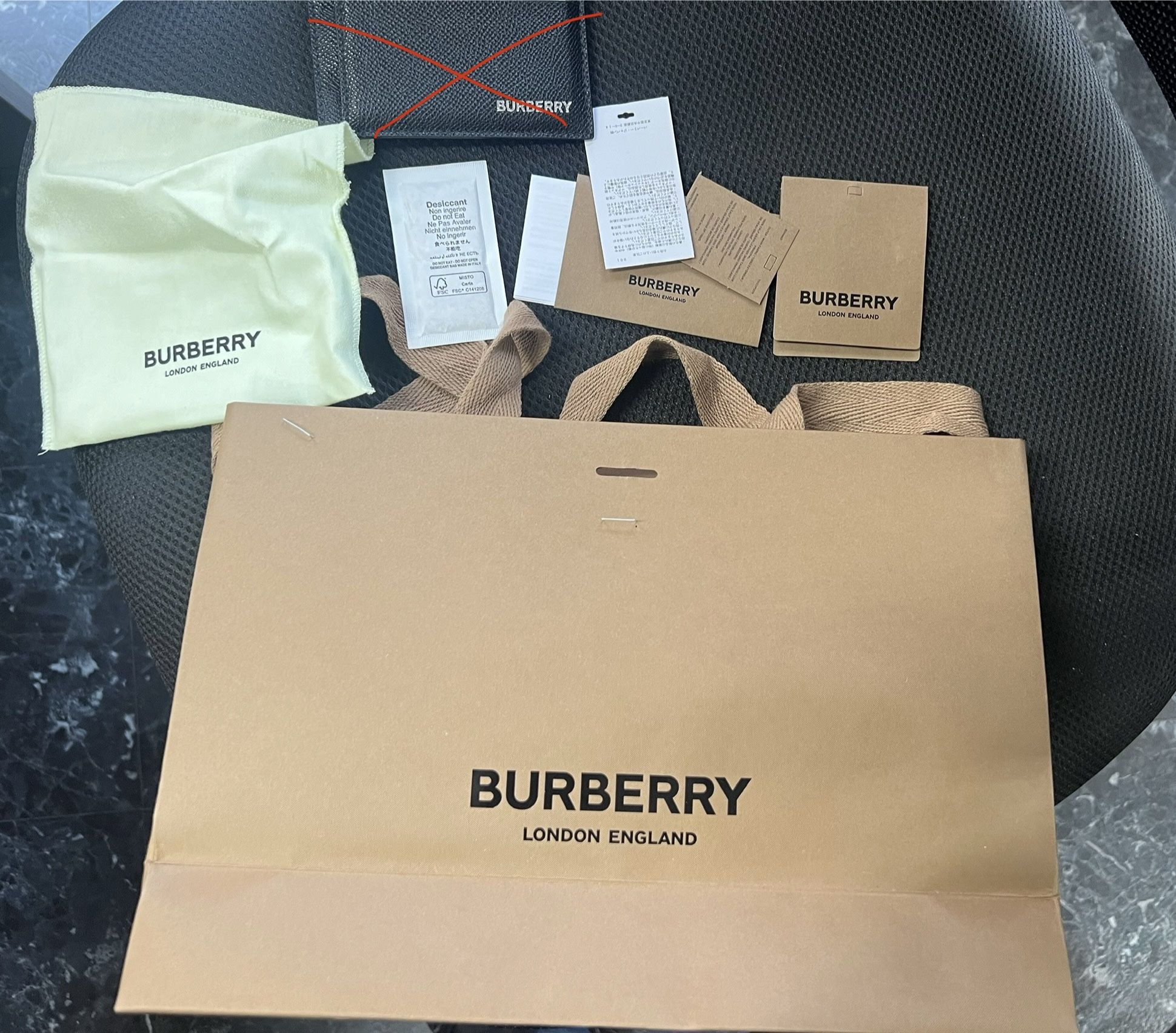 Burberry Wallet Bag 💼