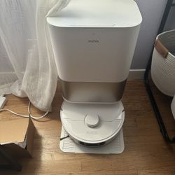 MOVA SELF cleaning Vaccum 