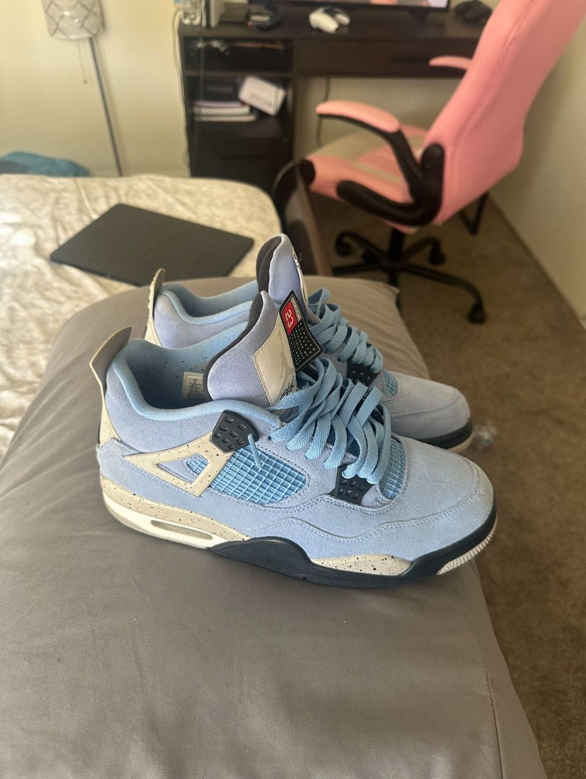 Jordan 4 University Blue