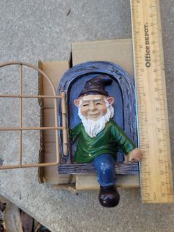 Garden Gnome Wall Plaque Figurine