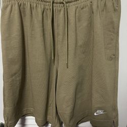 Nike men’s shorts Small