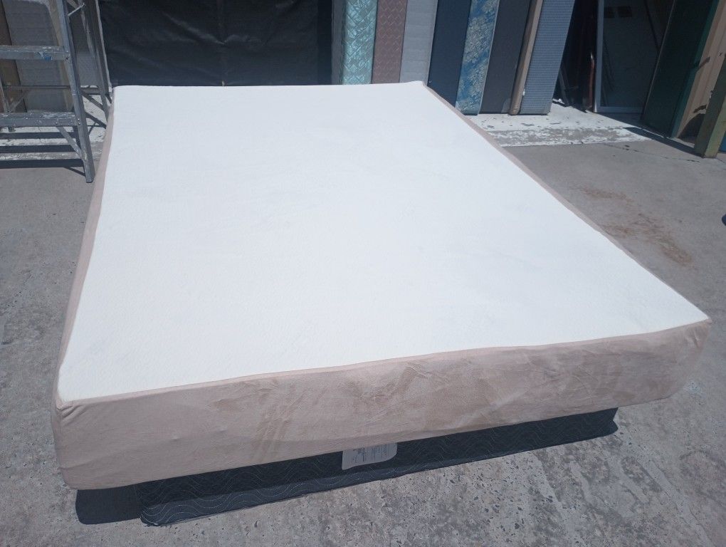 Queen Tempurpedic Memory Foam Mattress And Box Spring