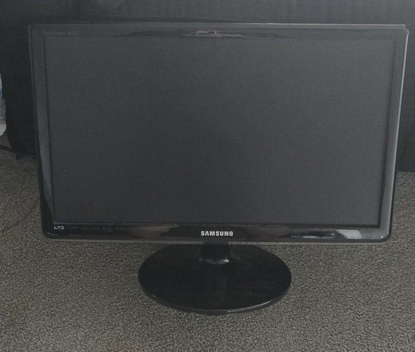 Computer Monitor---FREE