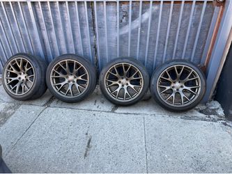 Dodge Charger srt rims and tires