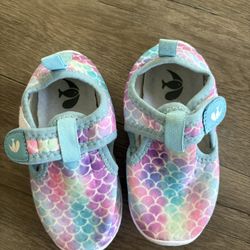 Toddler Water Shoes- Size 8 