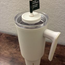 Starbucks 2026 White Icey Leak Proof SS 40 oz Tumbler with Handle