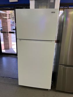 Vissani white refrigerator