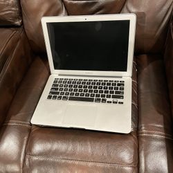 MacBook Air IT DOES NOT power on