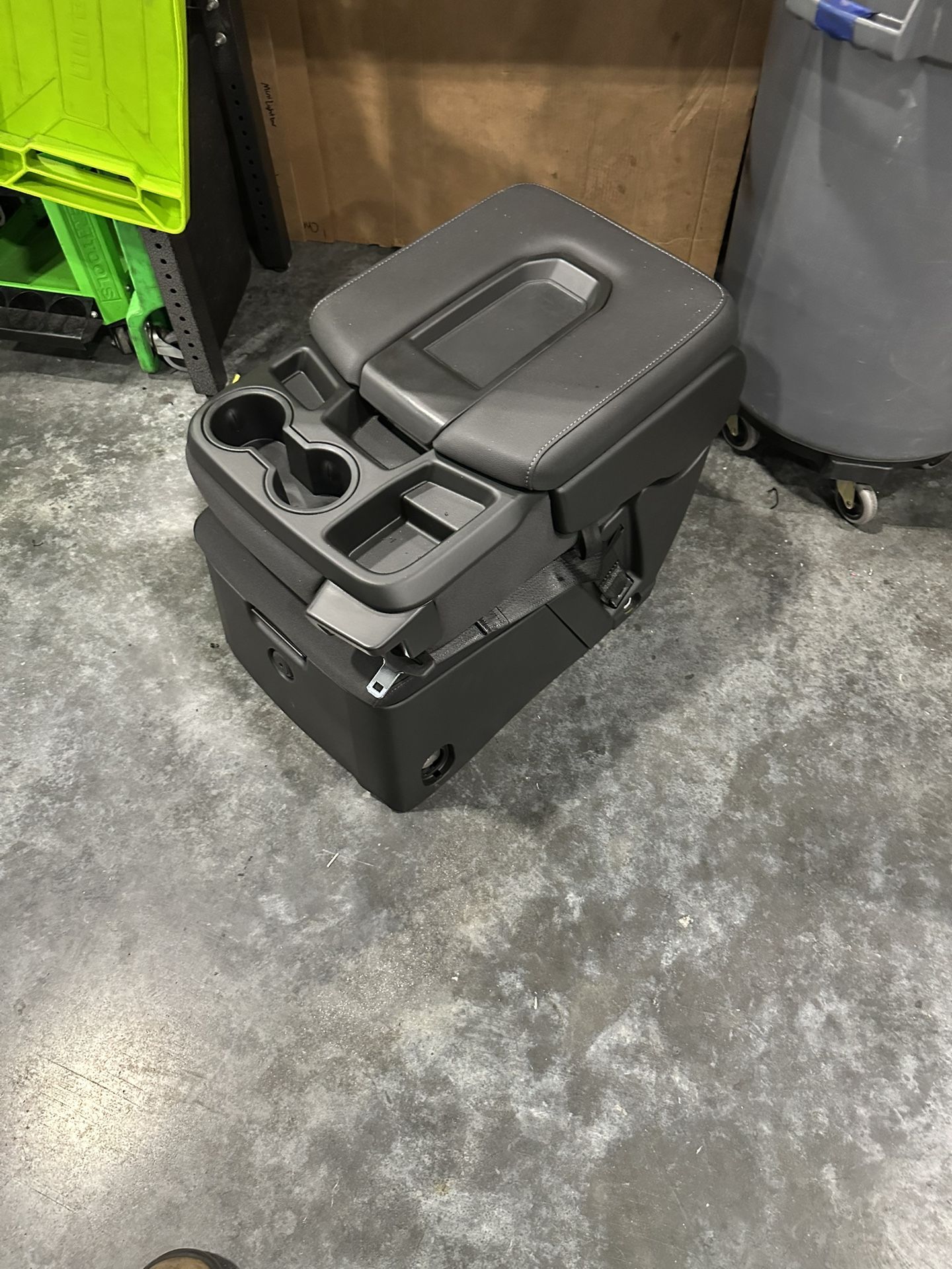 2021-2025 Chevrolet Tahoe Center Console Jumpseat