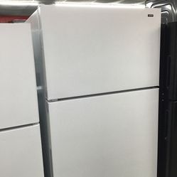 Hotpoint 16 Cu Ft Top And Bottom Fridge. 1 year Warranty 