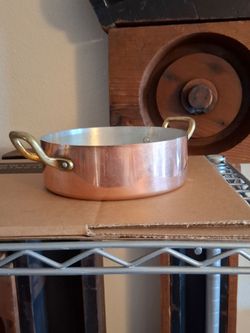 Round copper baking dish