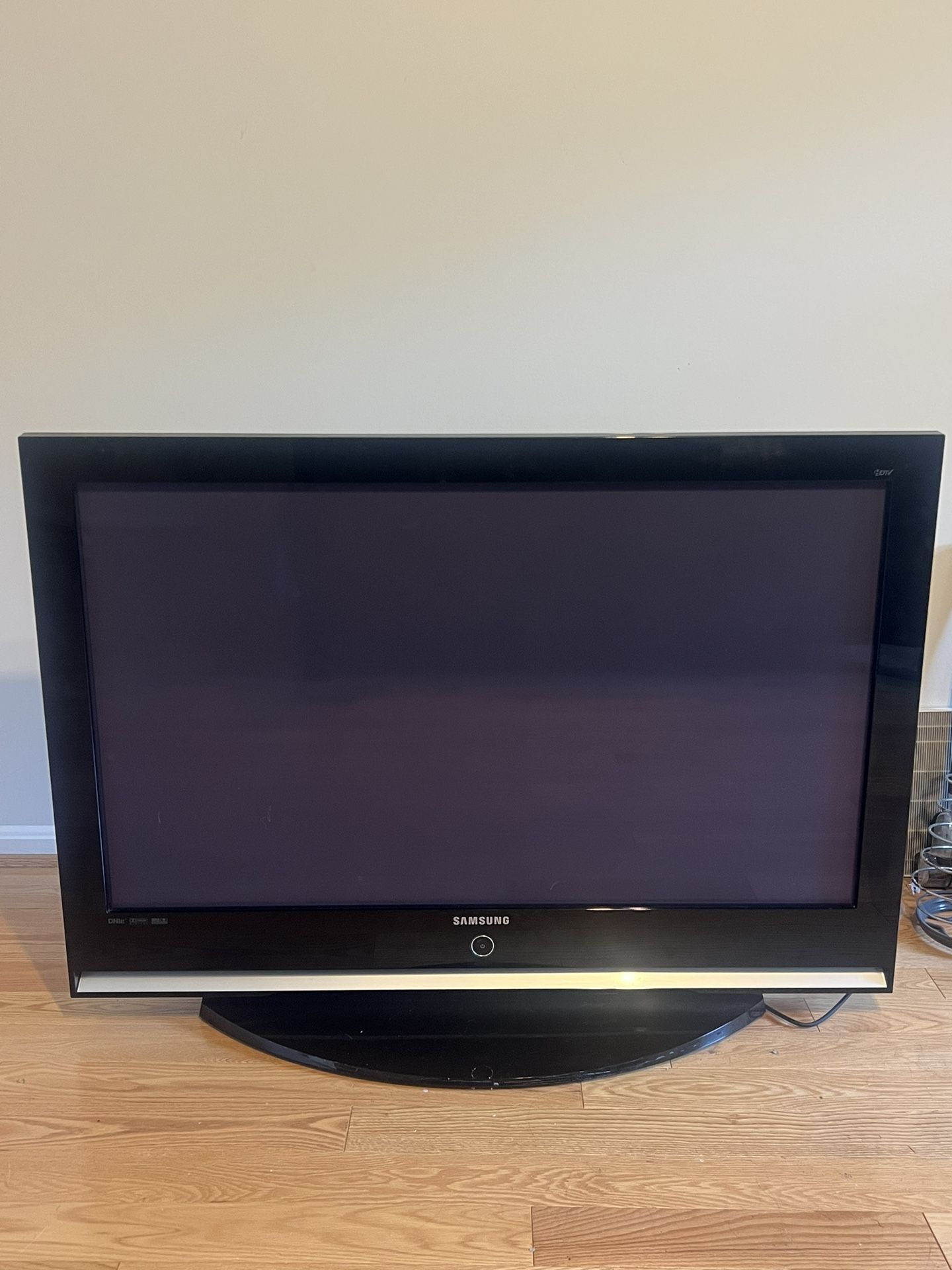 FREE!! Samsung TV 42” OBO