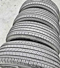 215/65/17 Michelin 📍📍 Vendo un set de llantas con 80% de vida las 4 📍🌟
