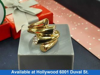 Women's Ring - Tricolor Gold 14k (.585) 4.4 grams Size 8